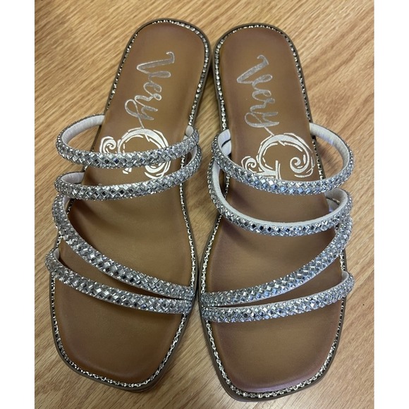 Very G Elandra Sandals in Silver NEW Sz 7.5 - Picture 2 of 5